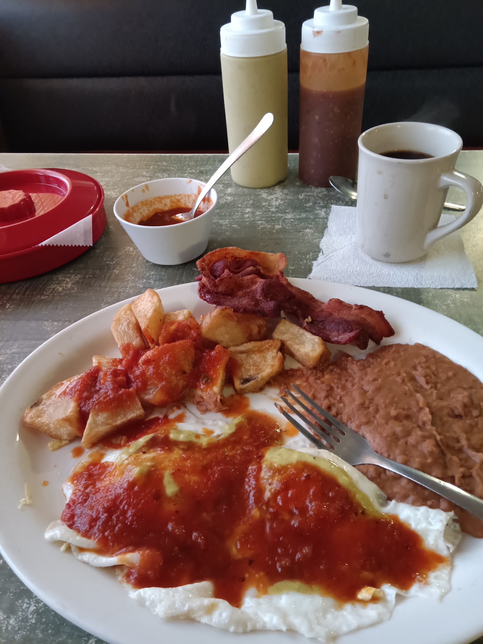 Los Gallos de Jalisco plate